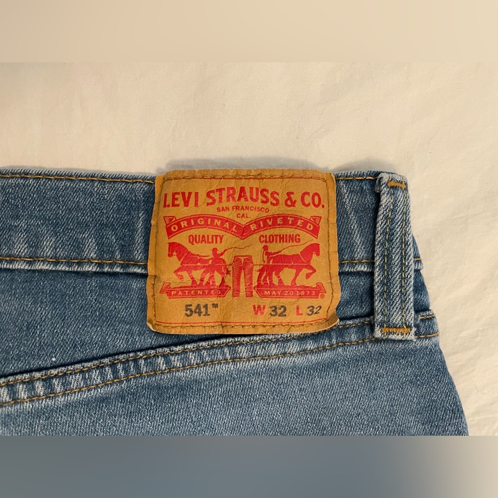 Levi’s 541 Athletic Taper 32x32